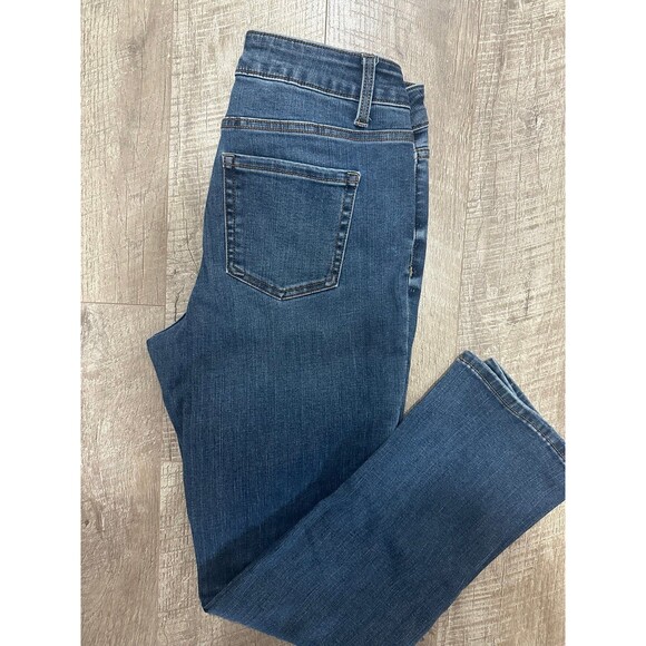 Time and Tru Straight Leg Jeans, Size 6 - Picture 4 of 4